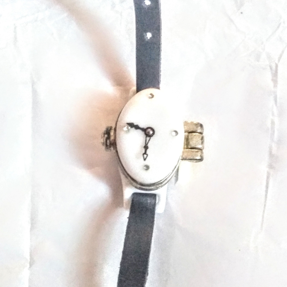 Porcelain Hinge Box. - Picture 4 of 4